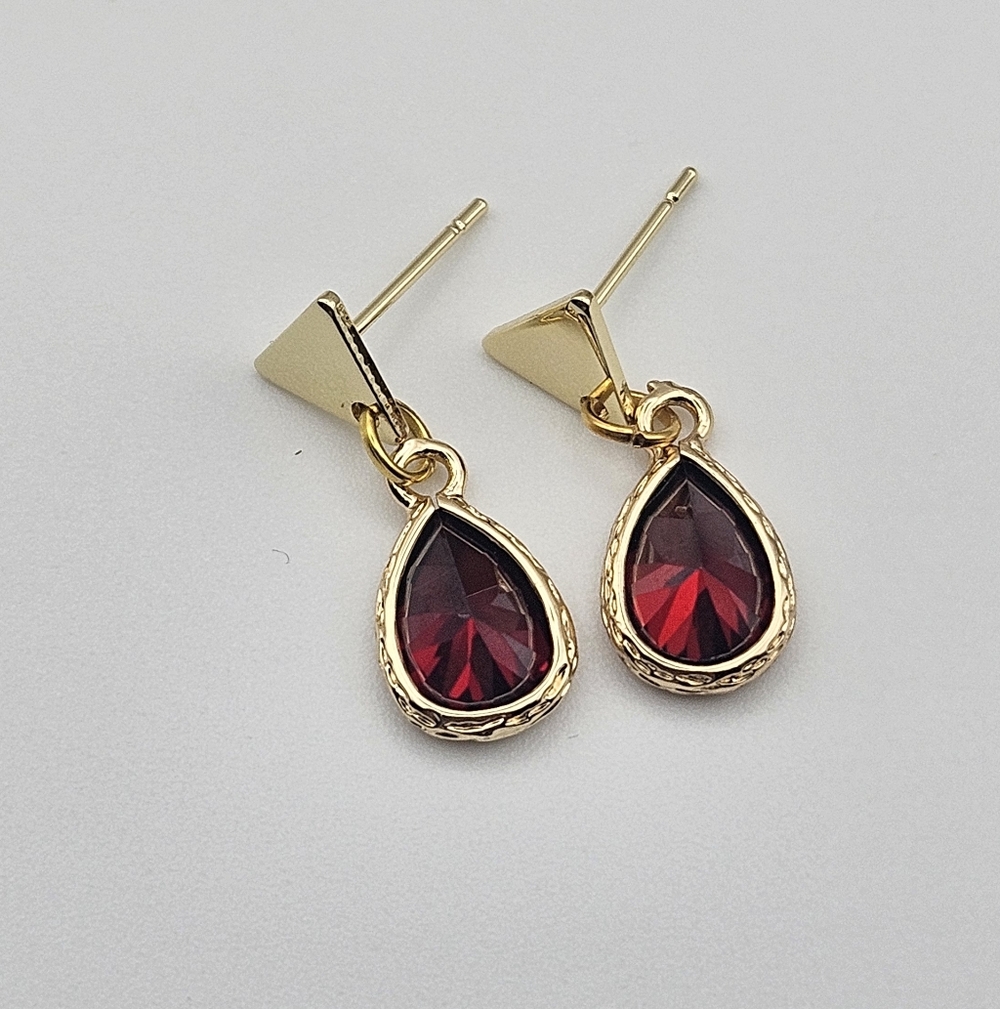 Elegant Gold and Red Teardrop Earrings - Picture 3 of 9